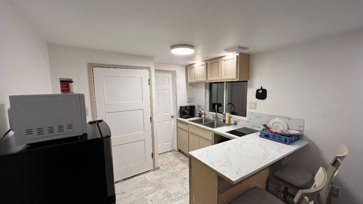 Palmdale House | Charming Getaway: Cozy Comfort & Modern Amenities in a Prime Location