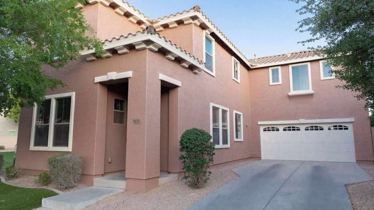 Gilbert House | Charming Gilbert Home in Peaceful, Prime Location.