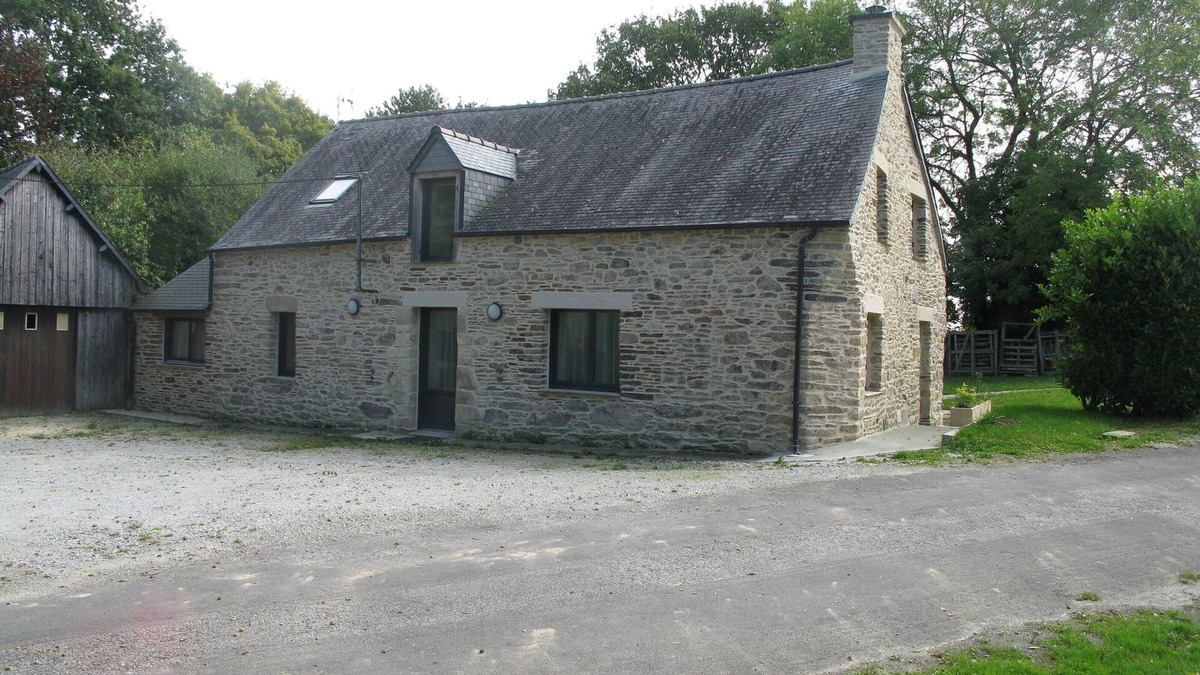 Le Quillio House | Charming gîte between two lakes in Central Brittany, 40 kms from the first beaches