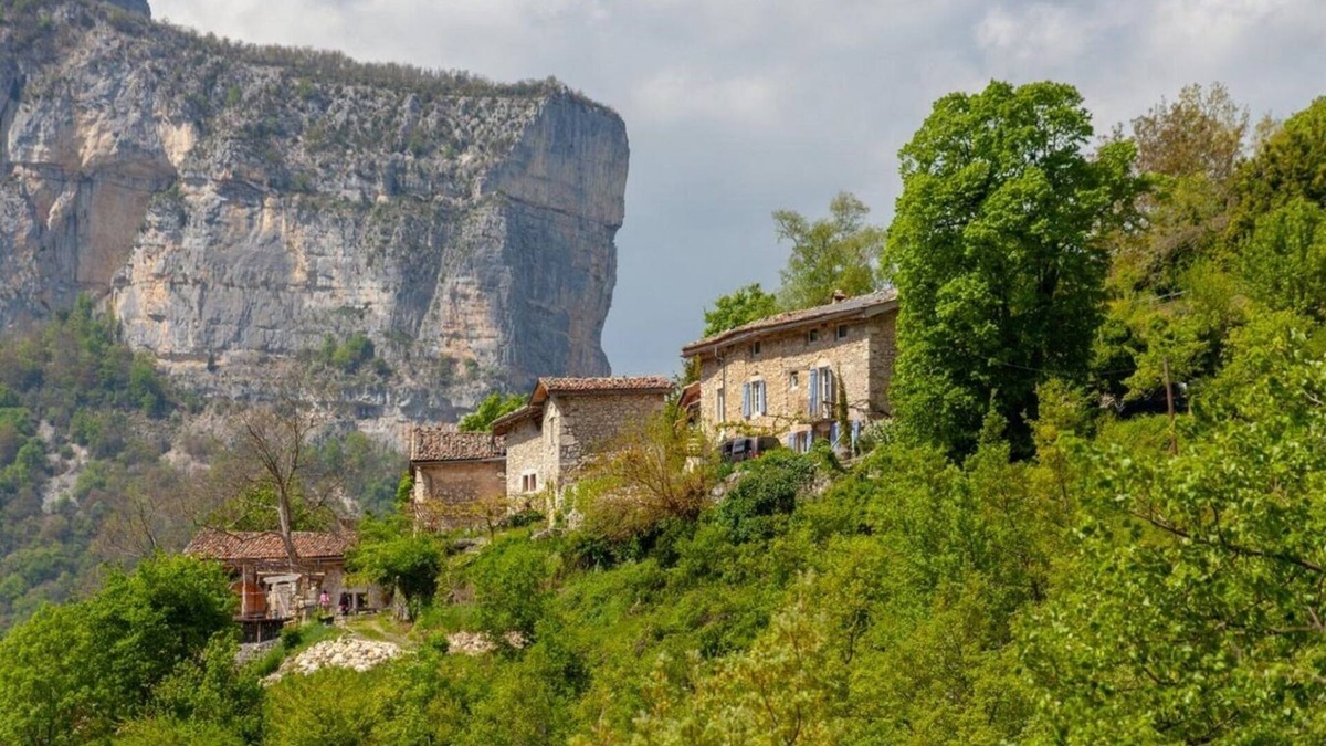 Choranche Cottage | Charming gîte for 2, 4 or 6 people, in Choranche. Exceptional view of the Vercors