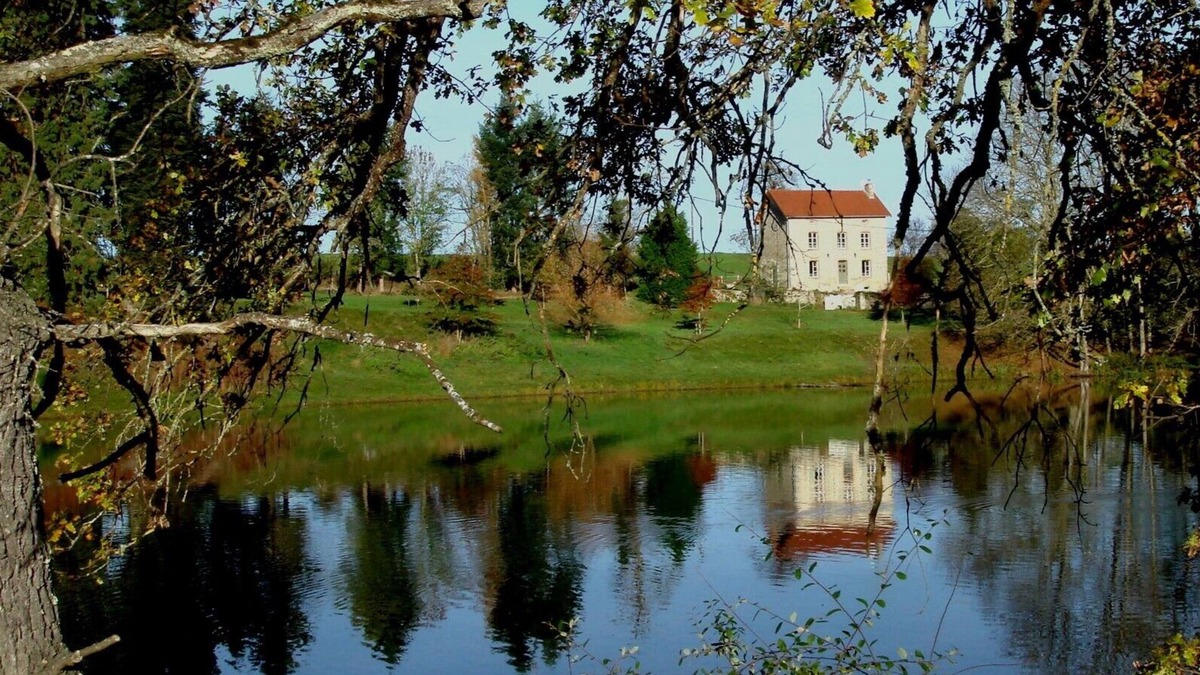 Peyrat-la-Noniere Cottage | Charming gite, 4 stars, Peyrat La Nonière on a land with castle, lake, fishing