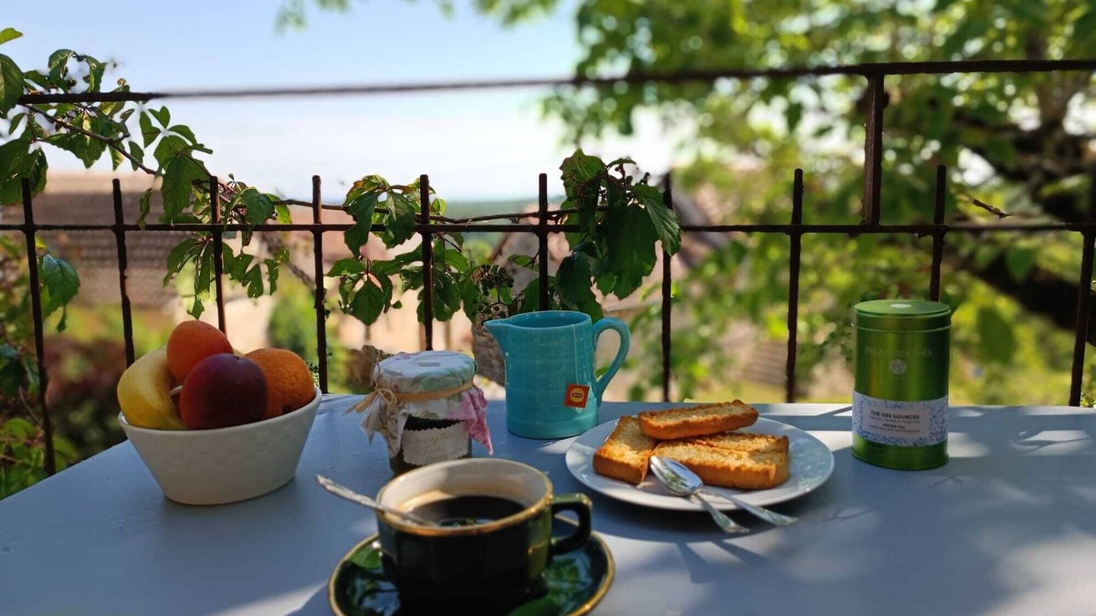 Salvagnac-Cajarc Villa | Charming gîte in Aveyron, 7 minutes by car from the river Lot.