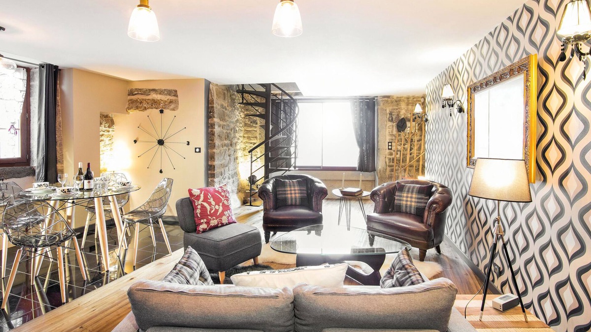 Nolay House | Charming Gite in Medieval Village 1mn walk to Shops & Restaurants