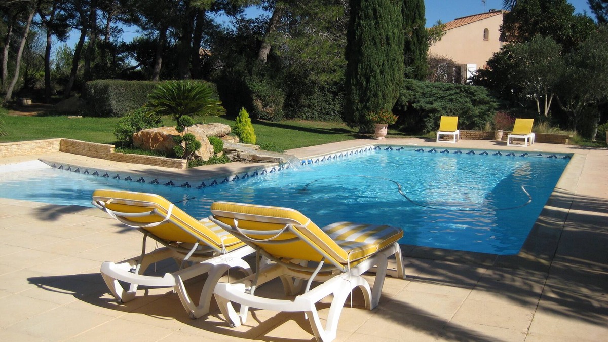 Cebazan Cottage | Charming gite in the heart of nature on 5000 m2 of wooded grounds for two people