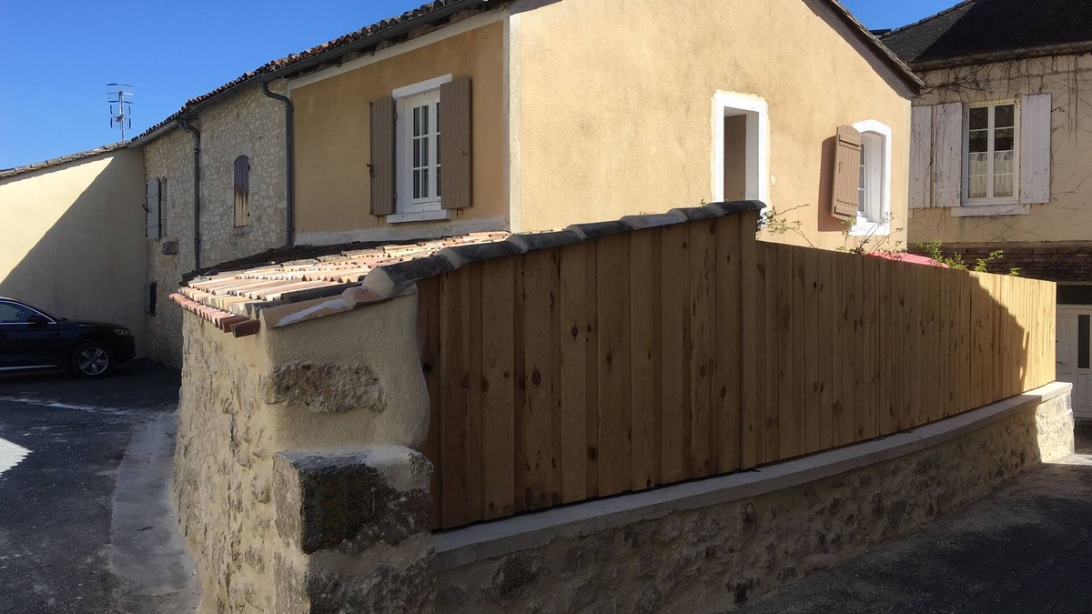 Issigeac House | Charming gite "Le Petit Logis" with garden and jacuzzi for 2 to 5 people.