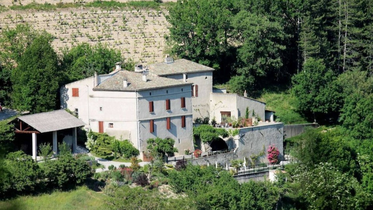 Drome House | Charming gîte with swimming pool in a house full of character