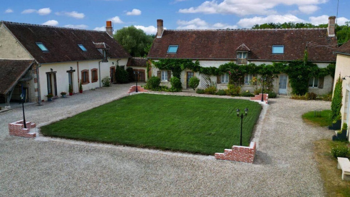 Theillay House | Charming gites with reception room in the heart of nature
