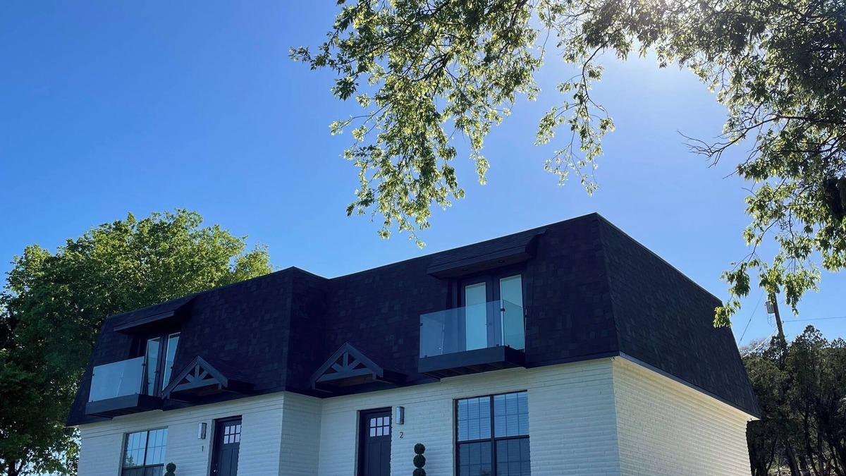 Wetmore House | Charming Glass Balcony Townhome near Six Flags and City of Boerne