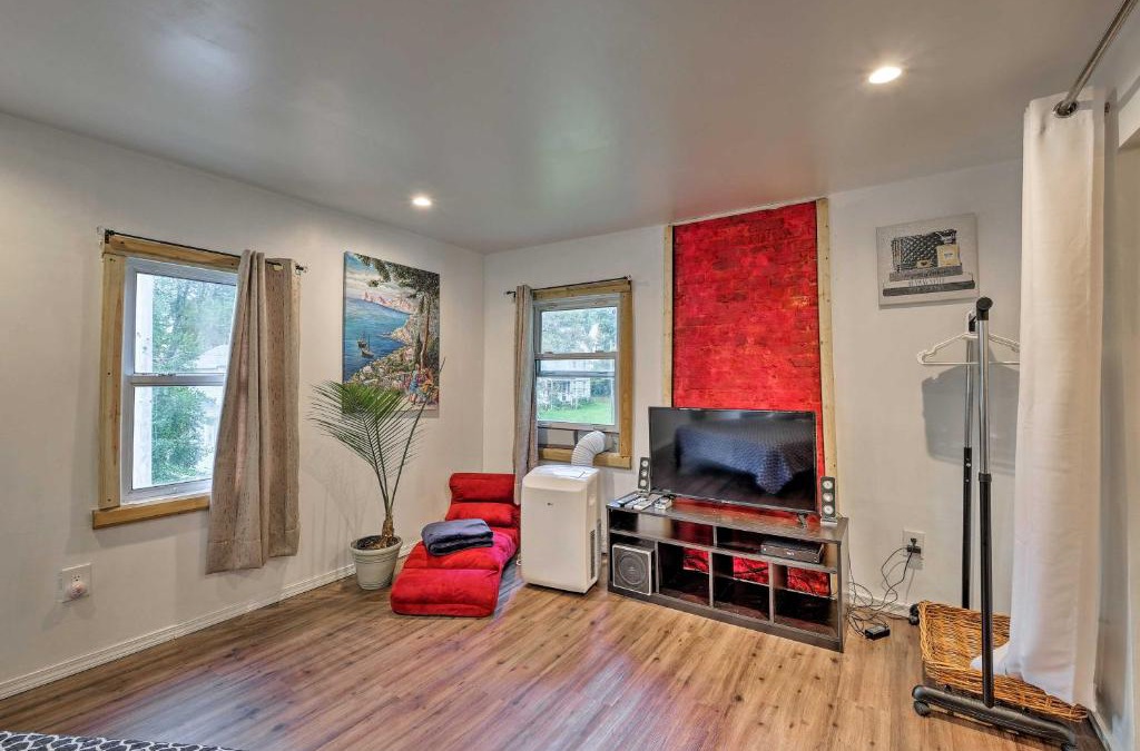 Gloversville House | Charming Gloversville Retreat 13 Mi to Royal Mtn!