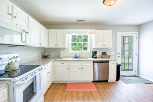 Statesboro House | Charming Gray Home- 5 mins from GSU!