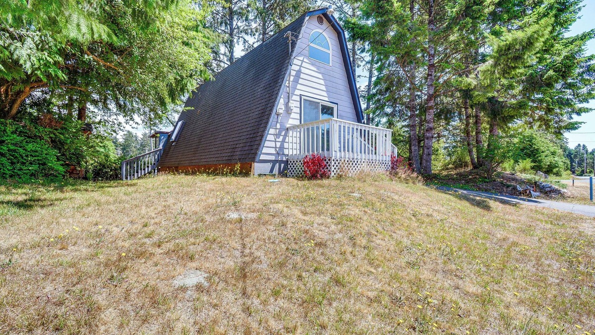 Grayland Apartment | Charming Grayland Getaway: Walk to the Beach!