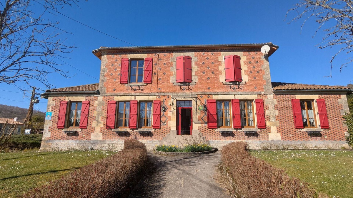 Futeau Cottage | Charming Green Retreat: Spacious 3-Bedroom Cottage with Modern Amenities, Near Verdun & Reims