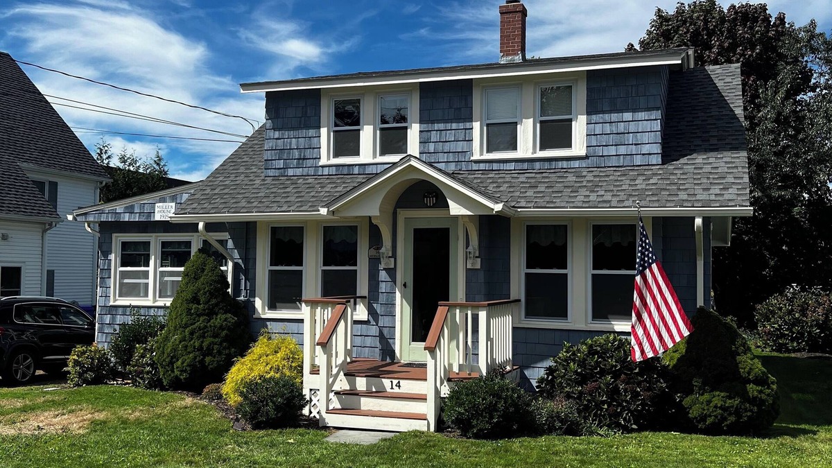 Groton Long Point Cottage | Charming Groton Long Point Cottage 1 Block From Beach