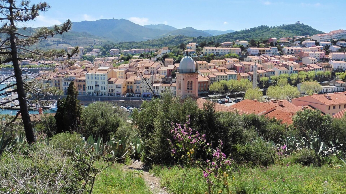Port-Vendres Apartment | Charming Ground Floor Apartment Suitable For 4 People with Air Conditioning.