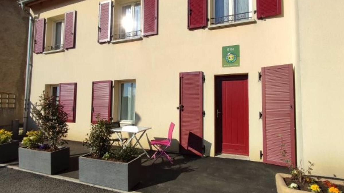 Ville-au-Val Cottage | Charming Ground-Floor Apartment in Historic Village Near Nancy & Metz