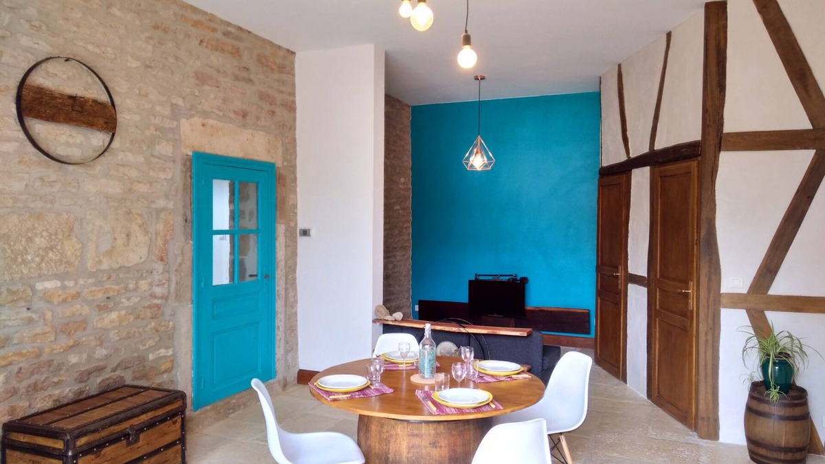 Eguilly Cottage | Charming guest house surrounded by nature