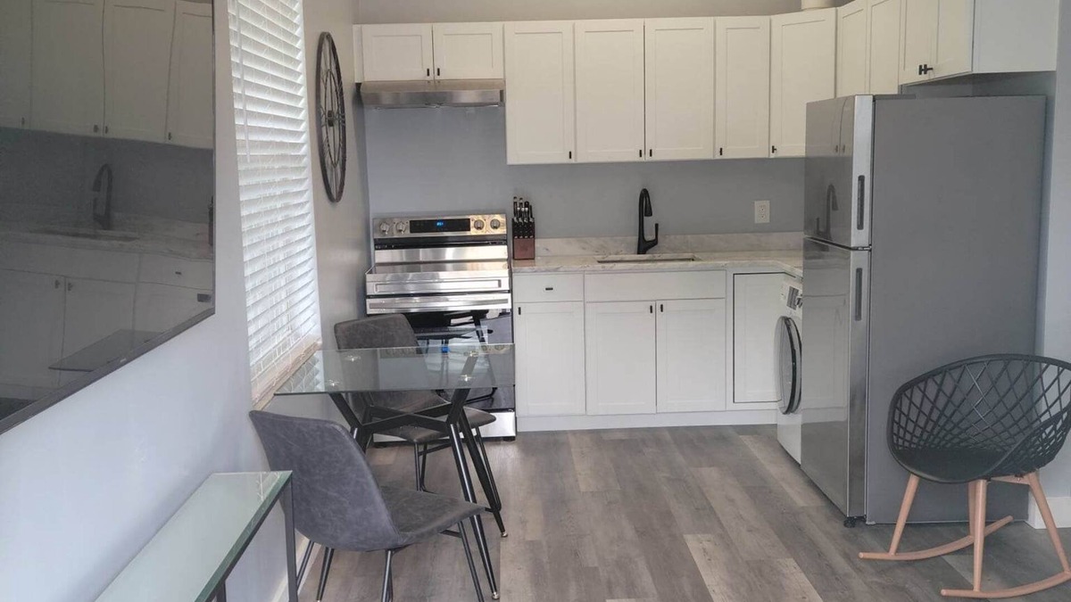 Lake Worth Apartment | Charming Guest House: Perfect Home Away from Home