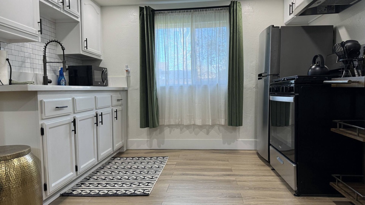 East Sacramento Cottage | Charming Guest House in East Sac