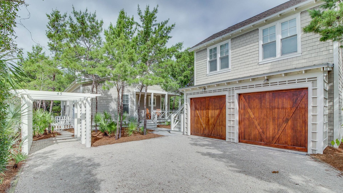 WaterSound Beach Cottage | Charming Guest House with Great Atmosphere & Amenities - Shared Pool