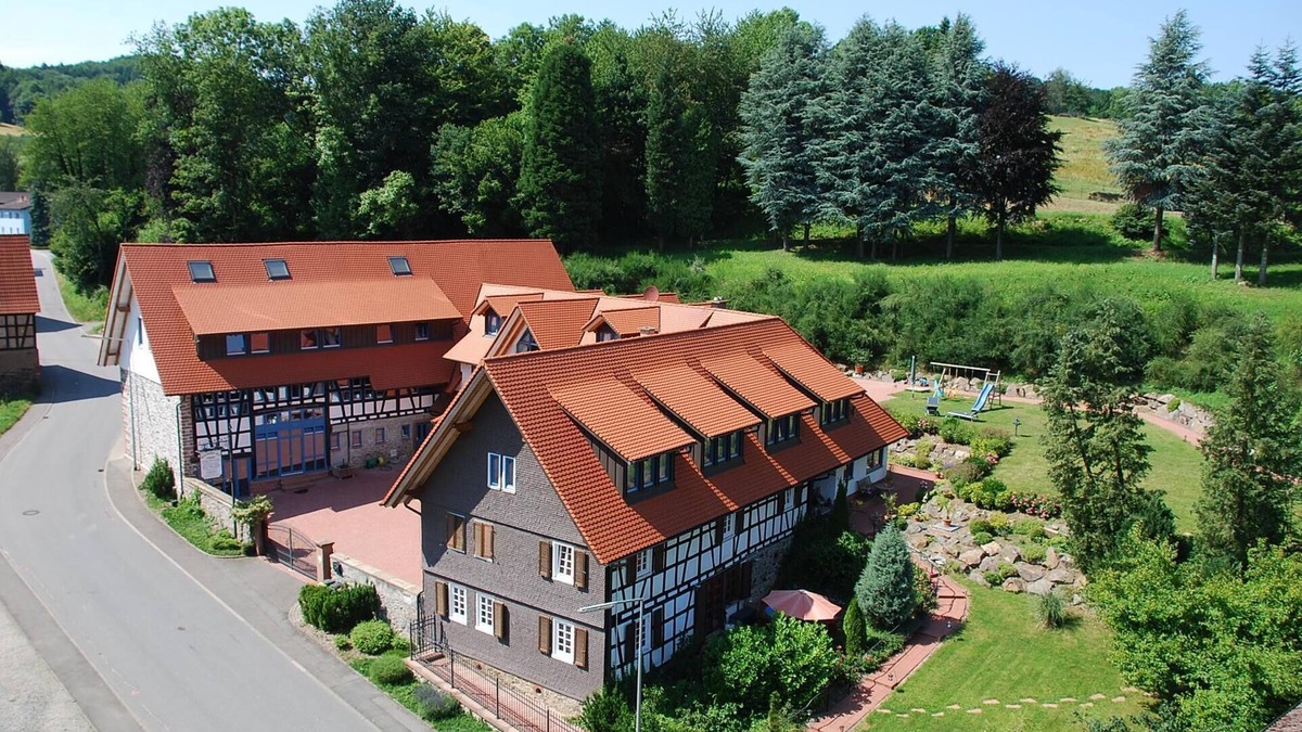 Glattbach Apartment | Charming holiday rental and top equipment in lime rock Glattbach