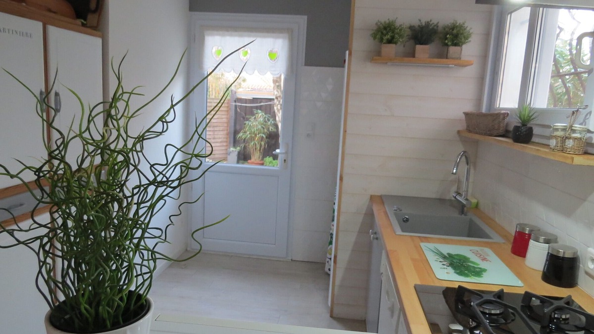 La Cotiniere House | Charming house in quiet, enclosed garden, near sea, port, shops