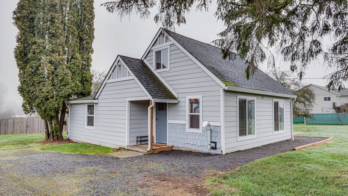 Rock Creek House | Charming Happy Valley Home: 13 Mi to Portland!