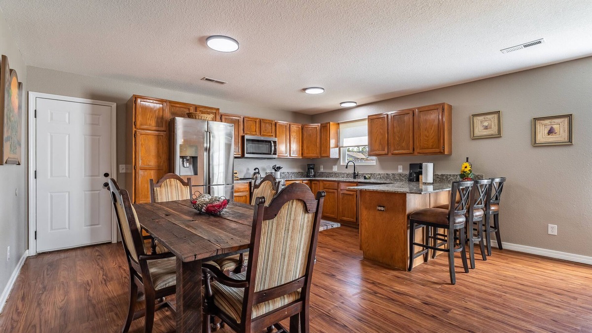Springdale House | Charming Haven: Nearby Delights