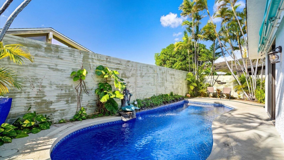 Portlock House | Charming Hawaii Kai home with private pool