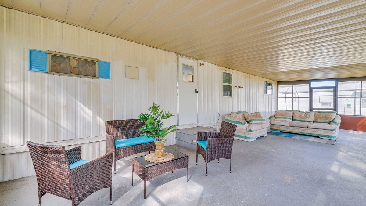 Hernando House | Charming Hernando Retreat w/Screened Patio!