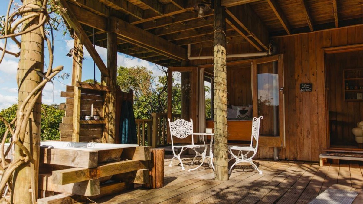 Oakura Apartment | Charming Hideaway in the Heart of Oakura