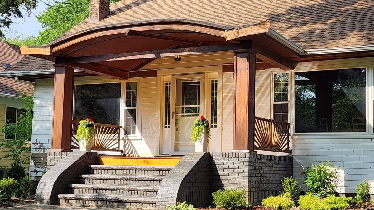 Cleveland House | Charming Historic Retreat Fenced Yard