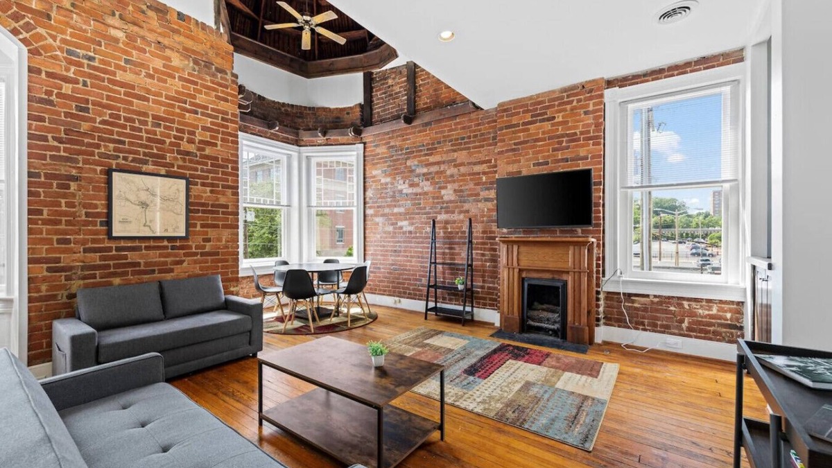 Monroe Ward Apartment | Charming Historic 2 BR Near VCU