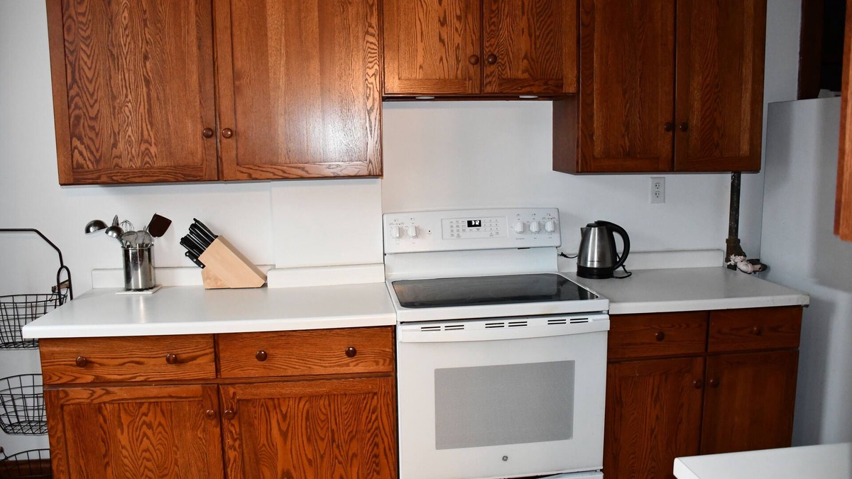 Negaunee Apartment | Charming historic apartment 2 blocks from Iron Ore Heritage Trail