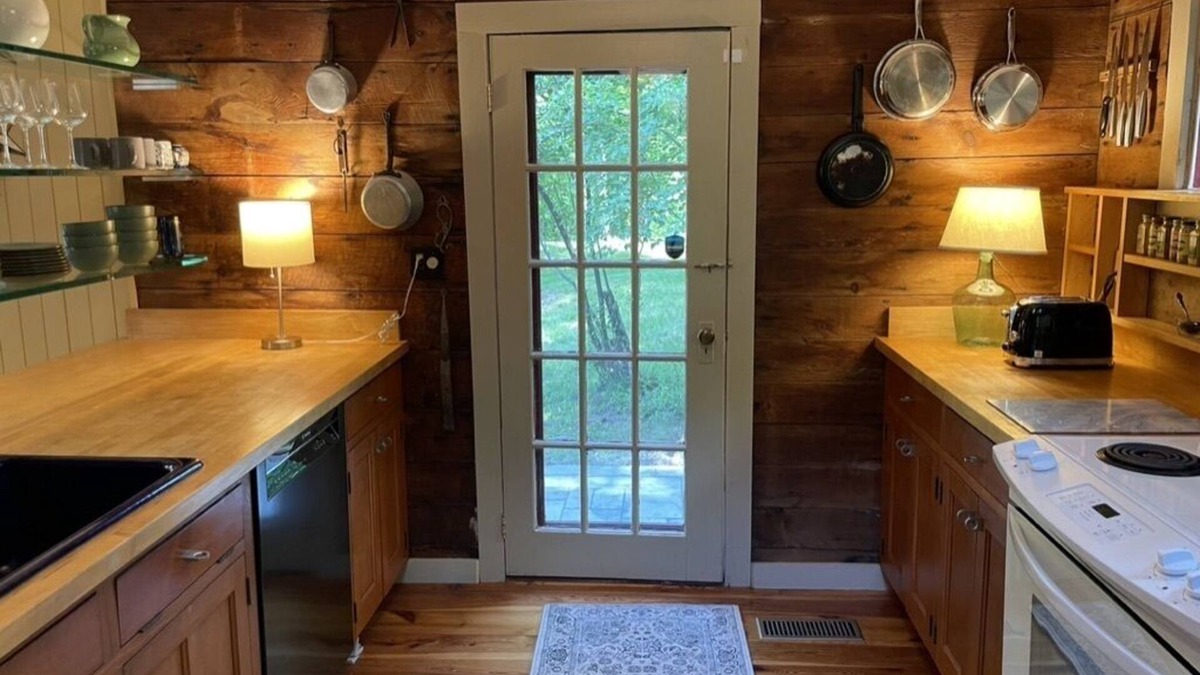 Old Chatham House | Charming historic home surrounded by woods in Old Chatham