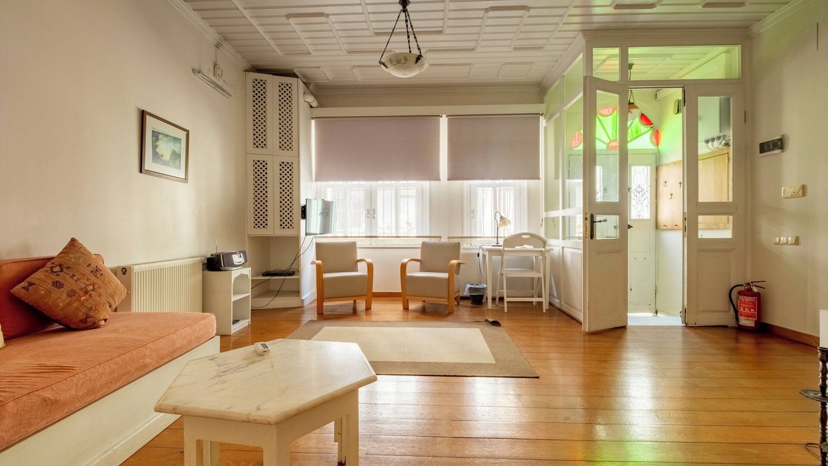 Sultanahmet Apartment | Charming Historic Home with Terrace Near Hagia Sophia & Blue Mosque