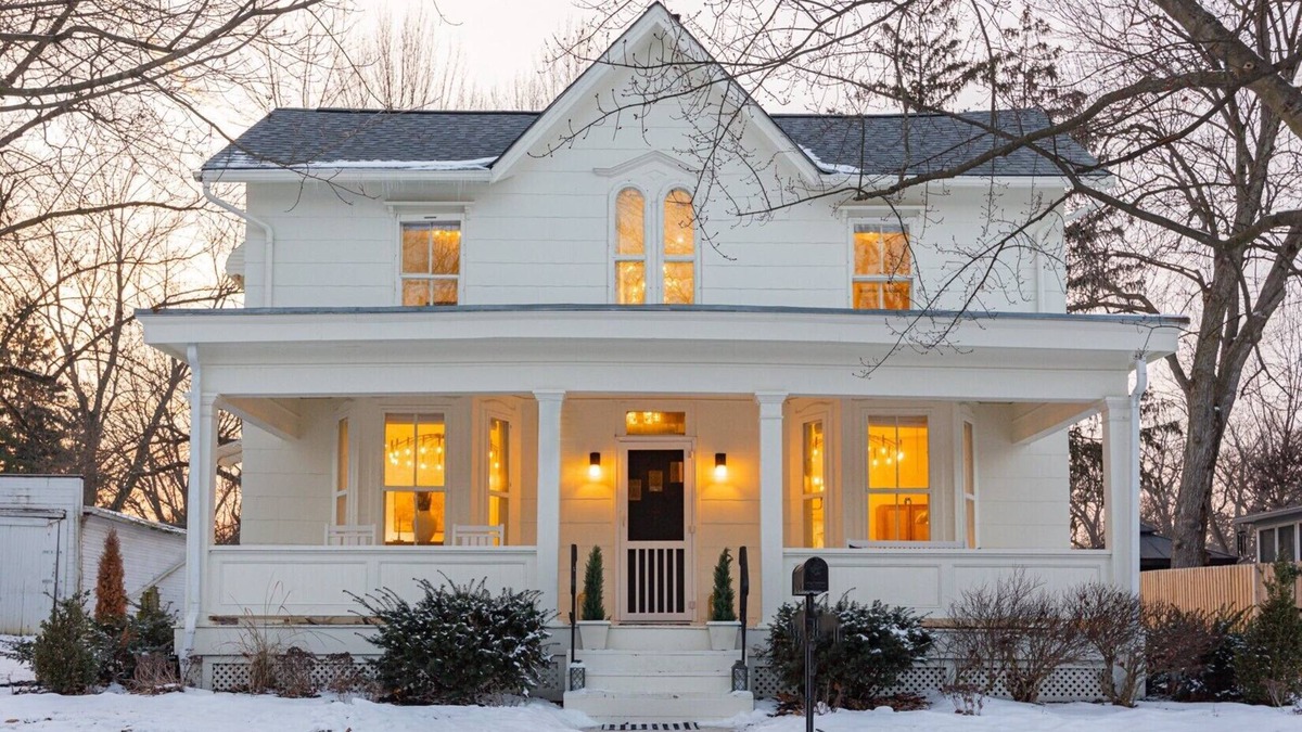 Delaware House | Charming Historic Home, Luxurious Remodel, Walk to Downtown, Tree-Lined Street