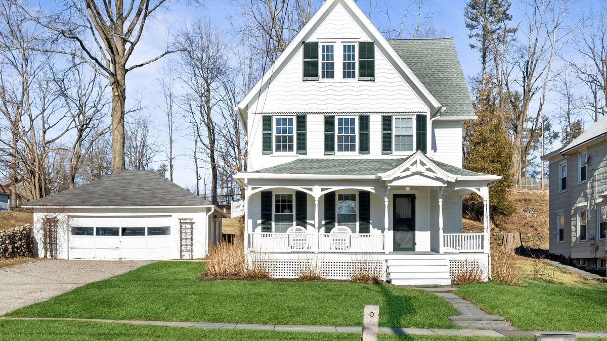 Warwick House | Charming Historic Home w/Luxury Amenities