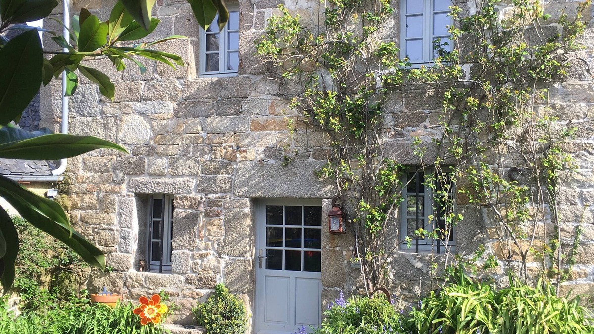 Lanildut House | Charming historic house built in 1687, walking distance to port and small beach