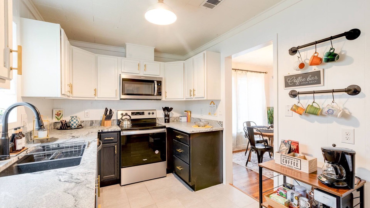 Laurel House | Charming Historic Laurel Home – Walk to Downtown!