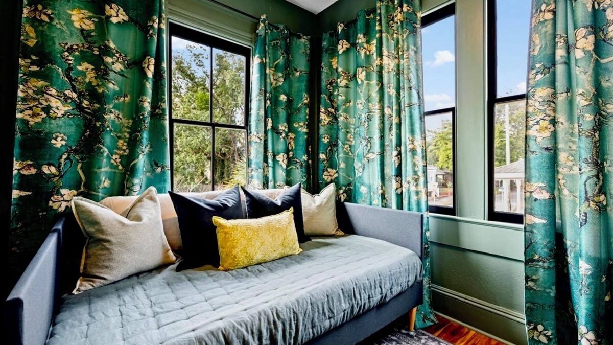 Thomas Square House | Charming historic Savannah, luxury amenities - 20 min drive to Tybee Island