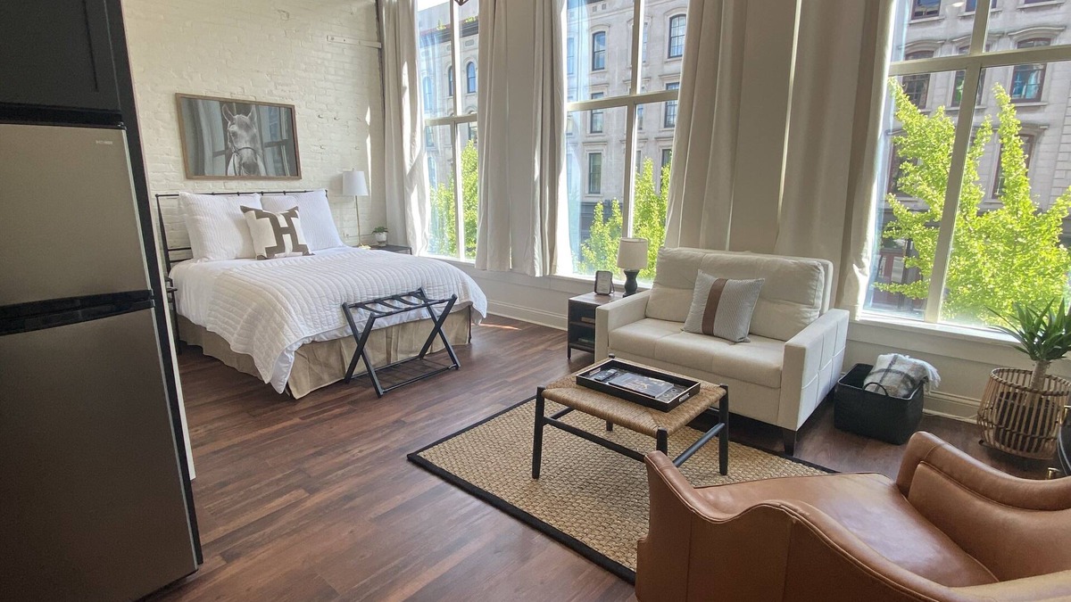 West Main Historic District Apartment | Charming historic studio@The 713 - on The Bourbon Trail and Museum Row