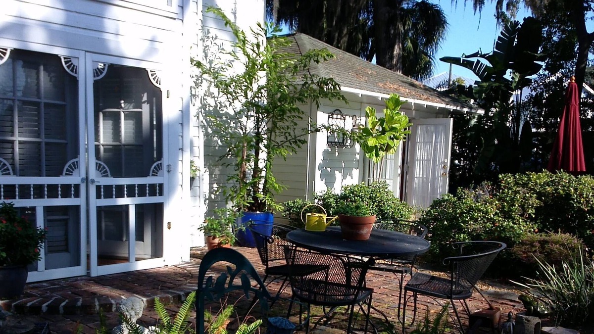 Safety Harbor Cottage | Charming, Historic Carriage House Old Florida setting on Tampa Bay