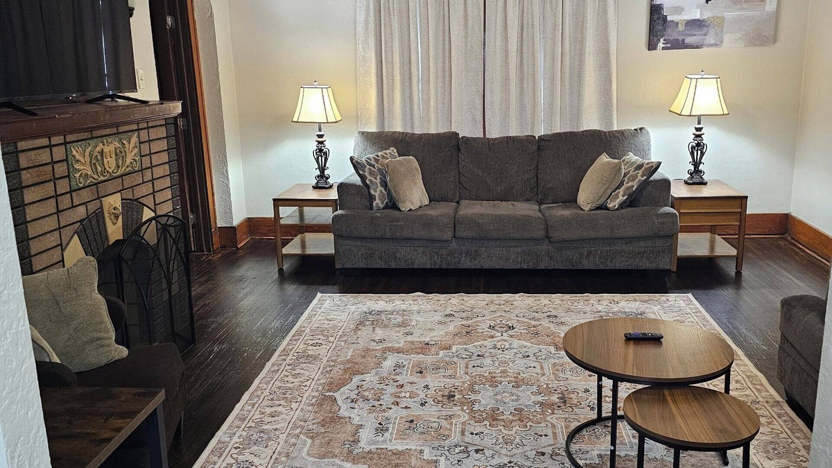 Steubenville House | Charming Historic Steubenville 5-bedroom home