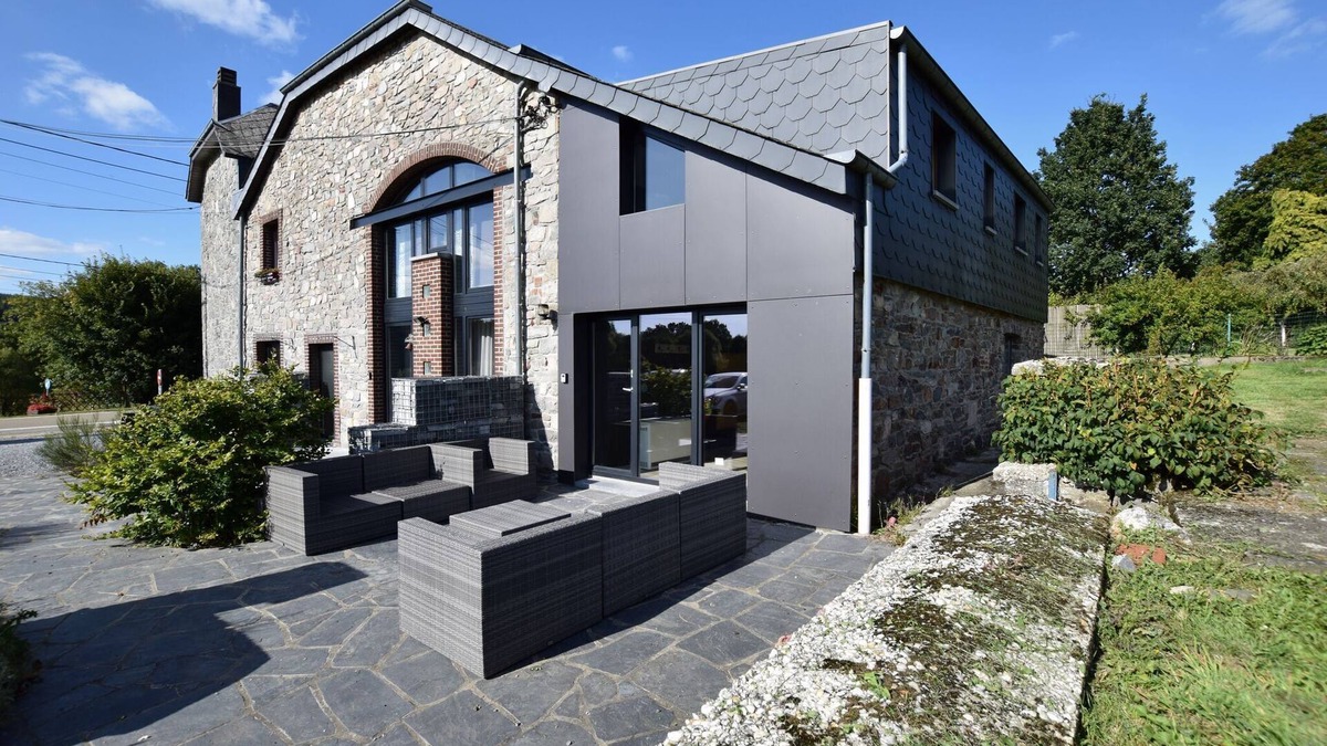 Sainte-Ode House | Charming Holiday Home in Sainte-Ode with Terrace
