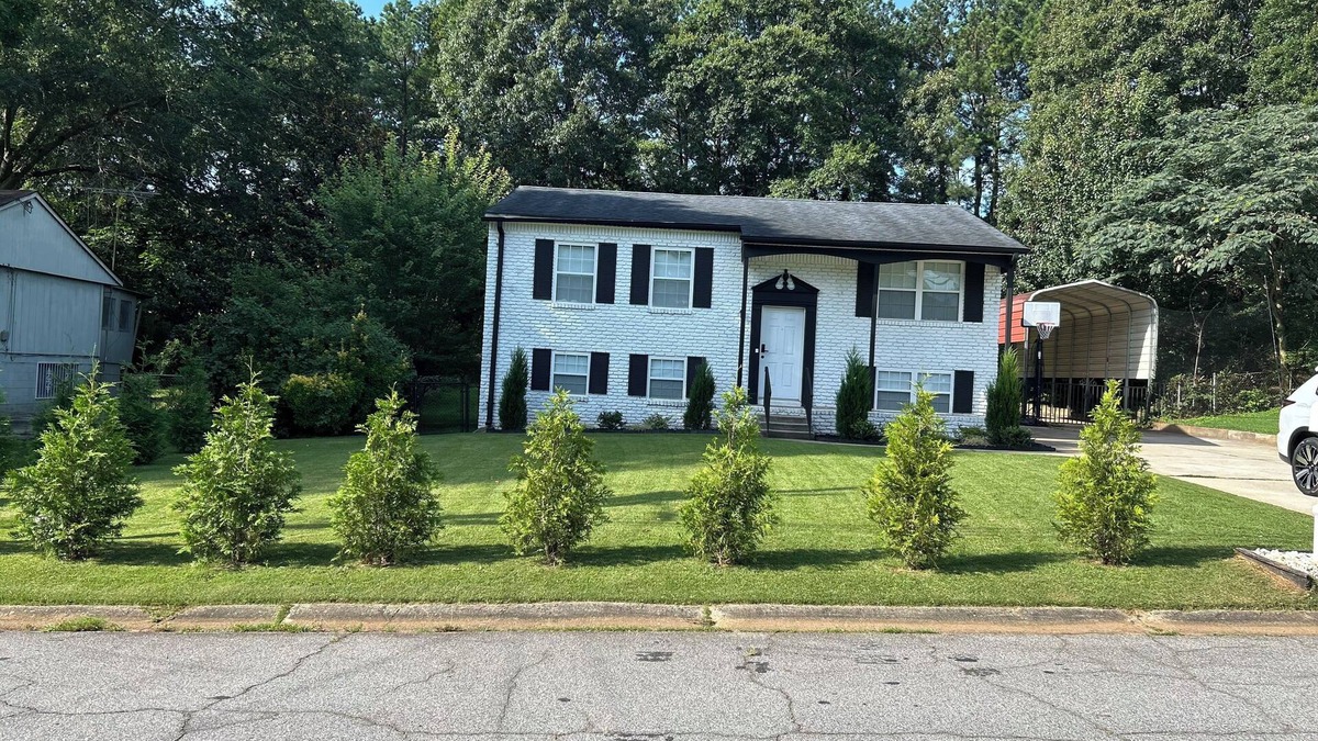 Forest Park House | Charming Home Away From Home/Near the Atlanta Airport.