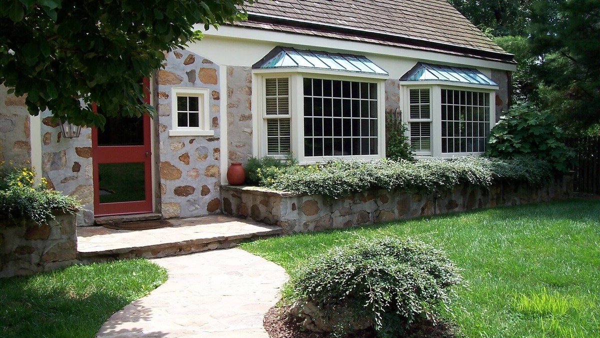 Berwyn House | CHARMING HOME CLOSE TO EVERYTHING