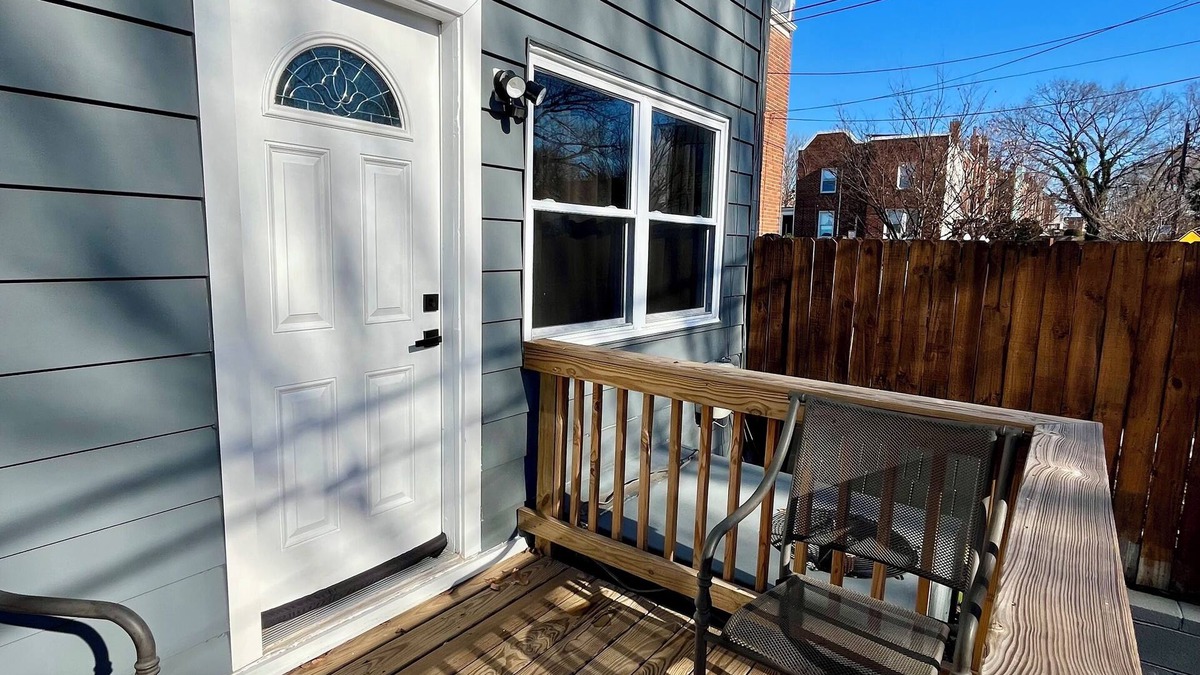 Northeast House | Charming Home Free Parking & Free Metro Shuttle