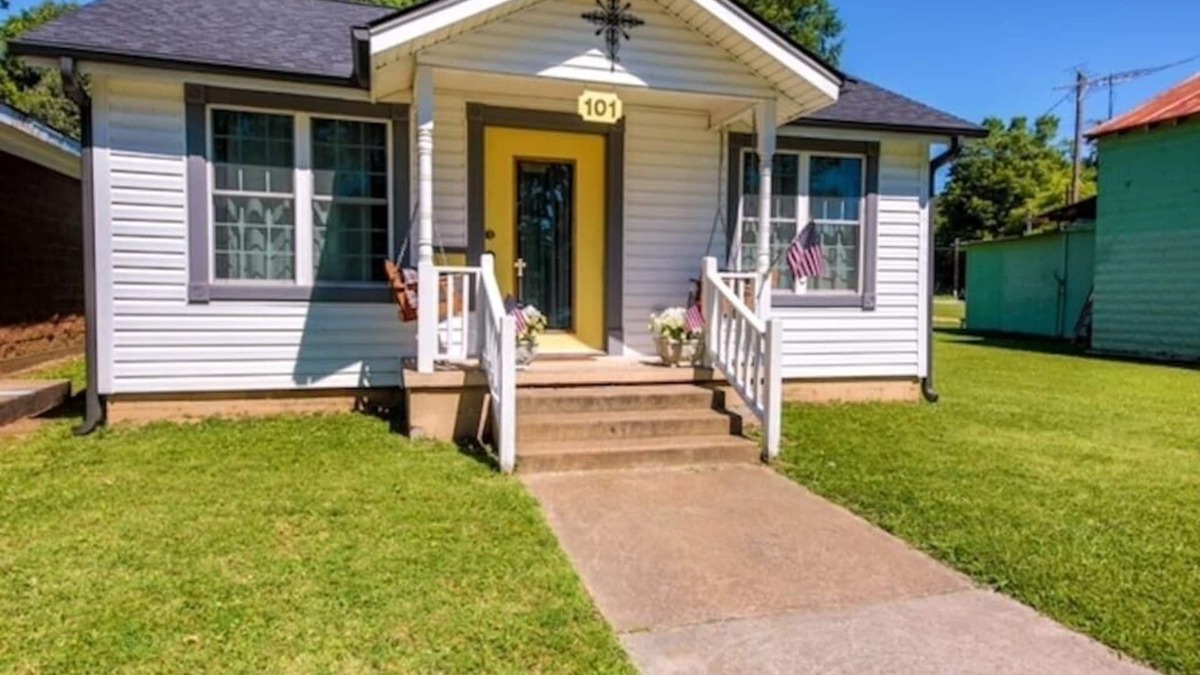 Brighton House | Charming home in Brighton, TN – Close to Memphis