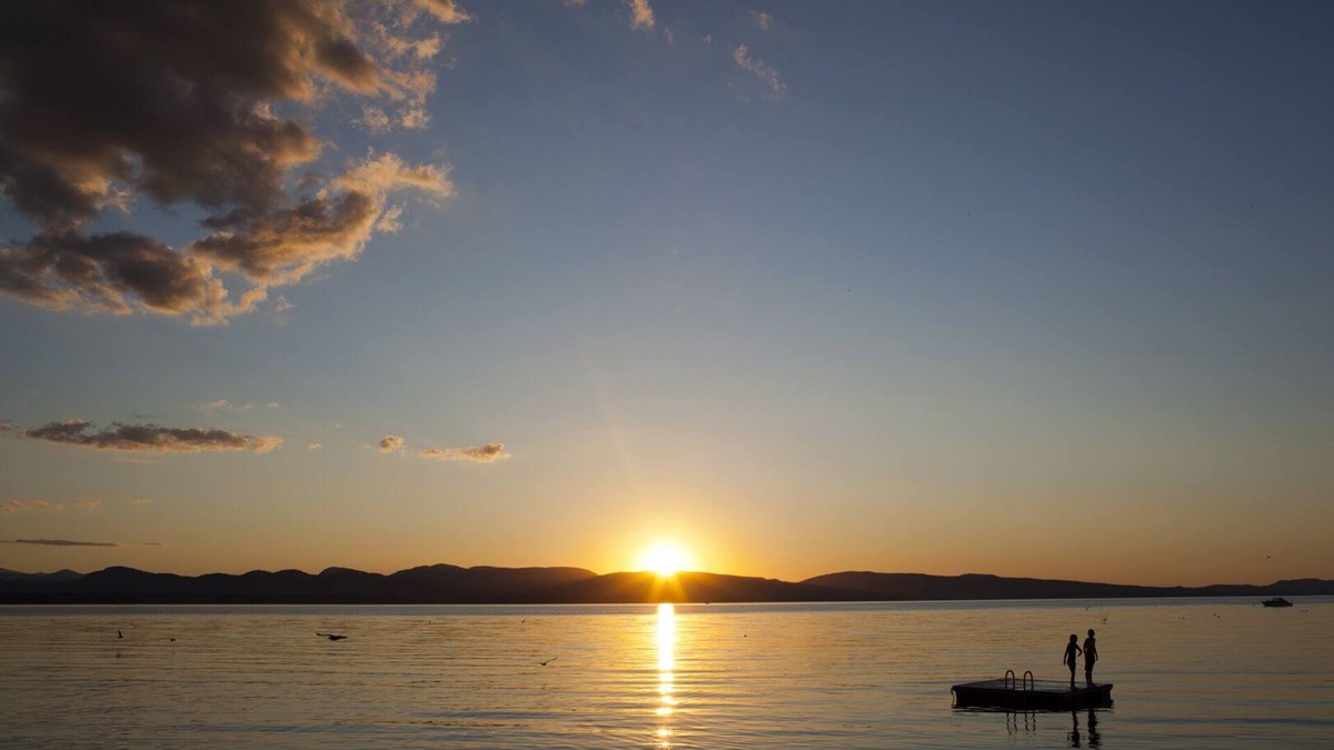 Charlotte House | Charming Home in Charlotte,Vermont Overlooking Lake Champlain