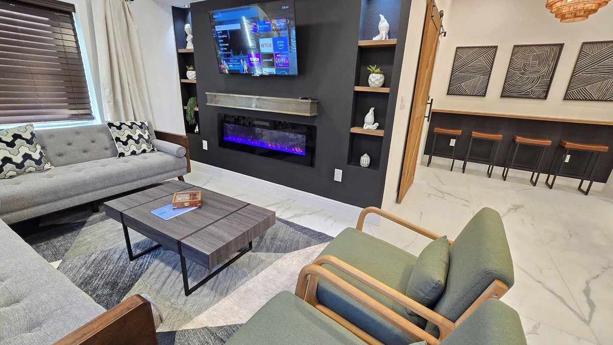 College Park House | Charming Home in College Park close to golf + car